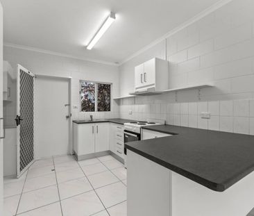 GROUND FLOOR - 2 BEDROOM UNIT - CLOSE TO CBD - Photo 1