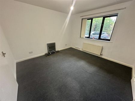 4 bedroom detached house to rent - Photo 2