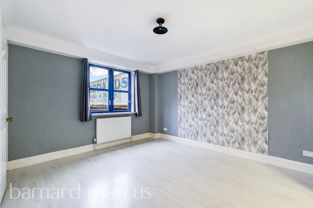 High Street - Photo 1