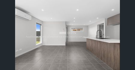 Brand New Three Bedroom Duplex! - Photo 3