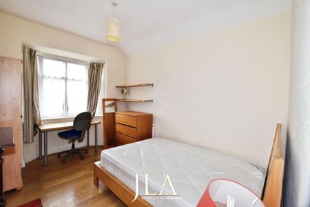 6 bedroom terraced house to rent - Photo 3