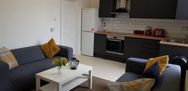 Christina Terrace, Bristol - Photo 1