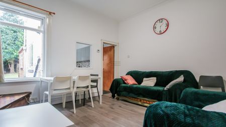 306 Tiverton Road - Photo 2