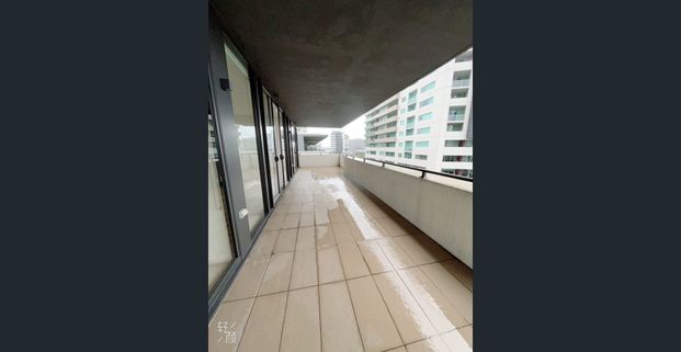 Fully Furnished-Super convenient & brand new 2B2B! Downstair East village shopping centre, Closed to BUS station & restaurant. - Photo 1