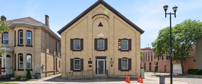 35 Wellington Street - *SPECIAL PROMOTION: One Month Free Rent! | 35 Wellington St, Brantford - Photo 1