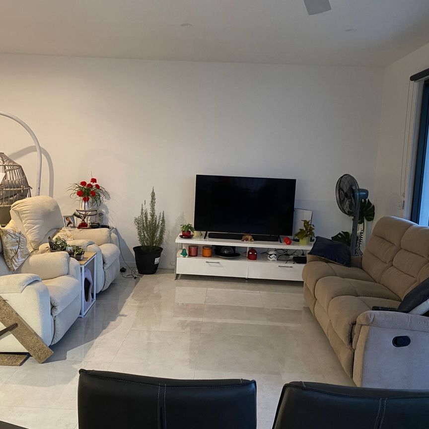 Rochedale South - Photo 1