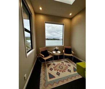 Split level townhouse on the waterfront - Photo 2