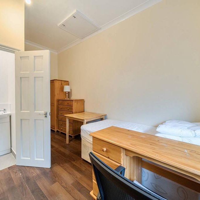 Studio to rent - Photo 1