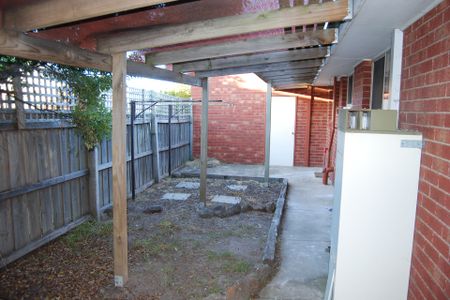 1/25 Fontaine Street, Grovedale. - Photo 5