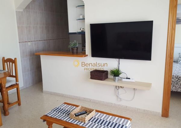 For rent MID SEASON from 01.9.24-30.06.25 APARTMENT ON 1ST LINE OF BEACH WITH SEA VIEWS IN BENALMADENA.