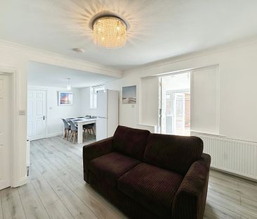 1 bed flat to rent in Salt Hill Drive, Slough, SL1 - Photo 1