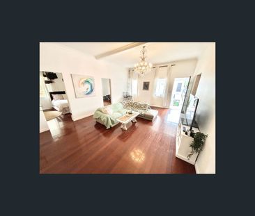 1/164a Marine Parade, Southport, Qld 4215 - Photo 3