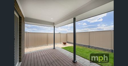 Modern four Bedroom family home. - Photo 4