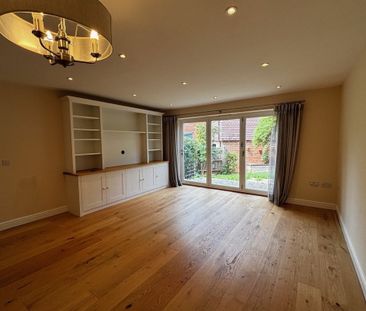 Scarlett Avenue - Photo 1