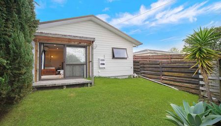 Home in the Centre of new Lynn! - Photo 5