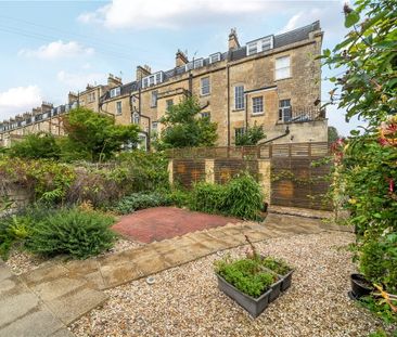 A fabulous ground floor self contained studio property with courtya... - Photo 4