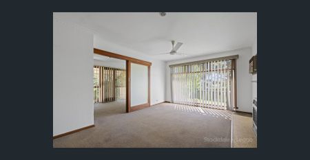 Convenient, Comfortable & Walk to Town & Beach - Photo 2