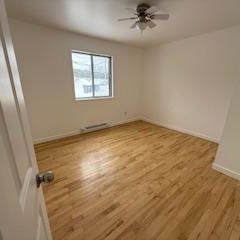 Grand 4 1/2 rez de chaussé - Photo 2