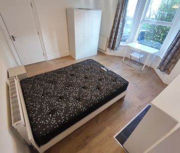 Room in a Shared House, Palmers Road, N11 - Photo 4
