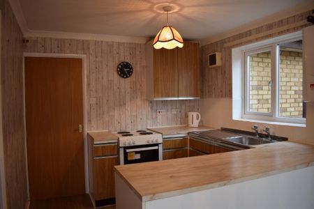 2 bedroom end of terrace house to rent - Photo 5