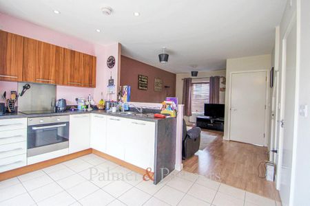 2 bedroom terraced house to rent - Photo 4