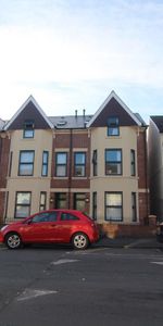 1 bedroom in a house share to rent - Photo 4