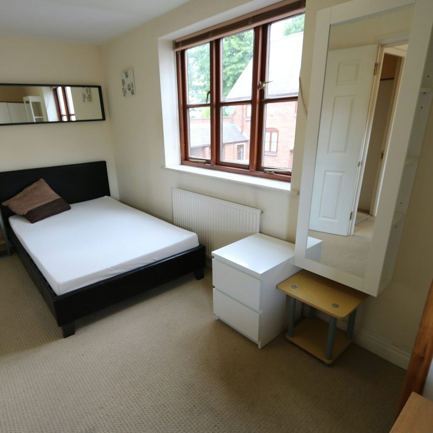 Flat to rent on - Photo 1