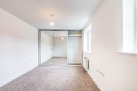 3 bedroom detached house to rent - Photo 2