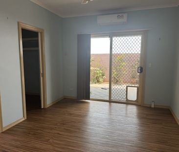 Neat 3 Bedroom 2 Bathroom Home With Solar Panels - Photo 1