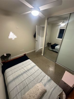 Croydon Park - Photo 1