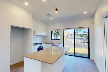 2/2 Henry Street, Adamstown NSW 2289 - Photo 5