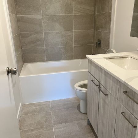 Gary Manor - Photo 3