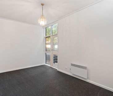 Two Bedroom Apartment with a Huge Outdoor Areas in a Quiet Street - Photo 2