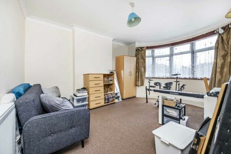 Courthouse Road, N12, London - Photo 3