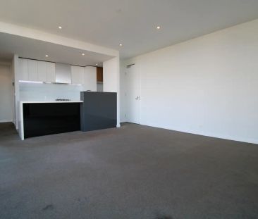 “GREAT SIZED 2 BEDROOM 2 BATHROOM APARTMENT” - Photo 2