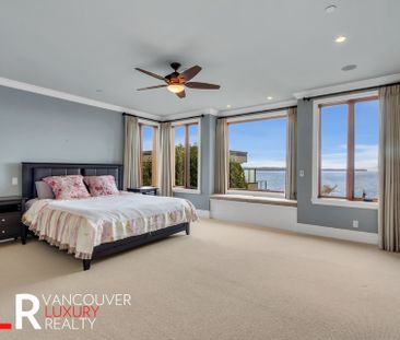 House in White Rock, BC - Photo 2