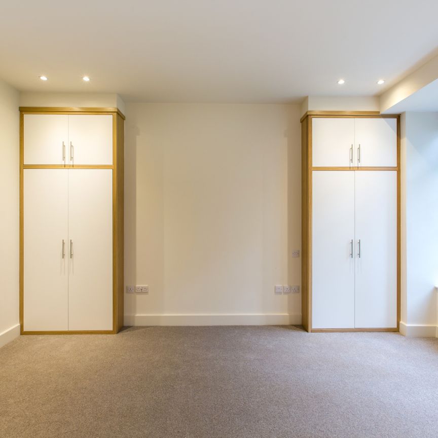 Grove End Gardens, Grove End Road, St Johns Wood, London, NW8 9LL - Photo 1