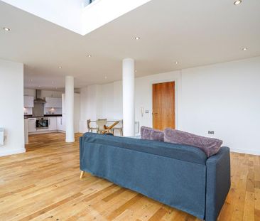 3 bedroom flat to rent - Photo 5