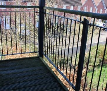 Hut Farm Place, Chandlers Ford - Photo 5