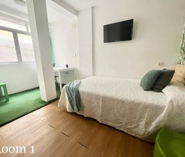 Avenida de la Paz, Sevilla, Andalusia 41013 - Photo 5