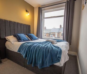 3 bedroom flat to rent - Photo 3