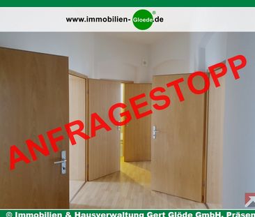 Perfekt für junge Familien - 3-Raum-Wohnung im 1. OG mit Altbauchar... - Photo 1