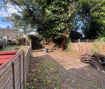 3 bedroom flat to rent - Photo 6