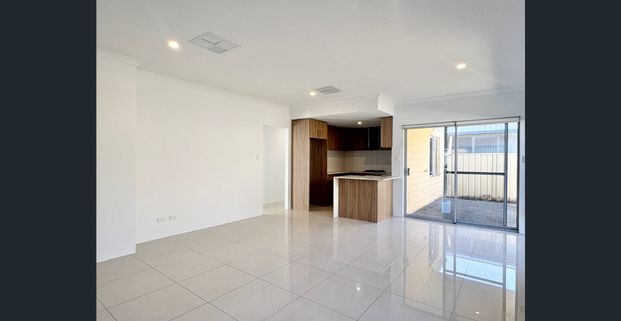 Spacious 4 Bedroom + Study Home in Convenient Cannington Location! - Photo 1