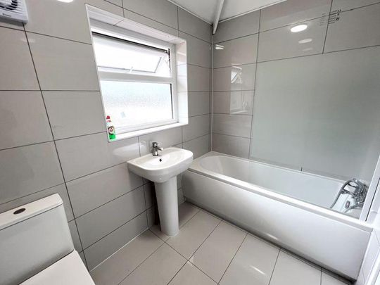 3 bedroom semi-detached house to rent - Photo 1