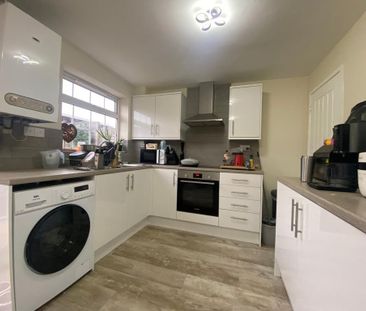 2 bedroom semi-detached house to rent - Photo 6