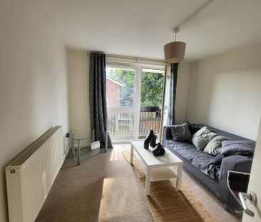 3 bedroom flat to rent - Photo 1