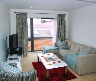 2 bedroom flat to rent - Photo 2