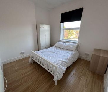 Mixed use to rent - Photo 3