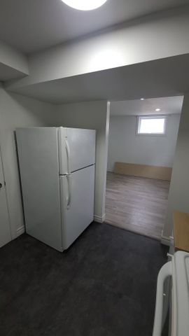 For Lease - 24 Chilton Drive, Hamilton, Ontario - Photo 3